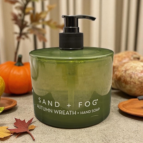 Sand + Fog Autumn Wreath Hand Soap | 15.7oz Decorative Glass Bottle - Picture 1 of 1